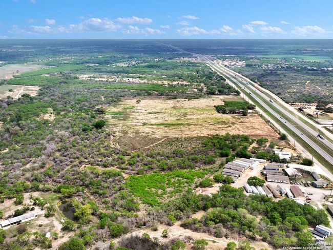 17171 Interstate 35 S, Home with 0 bedrooms, 0 bathrooms and null parking in Atascosa TX | Image 18