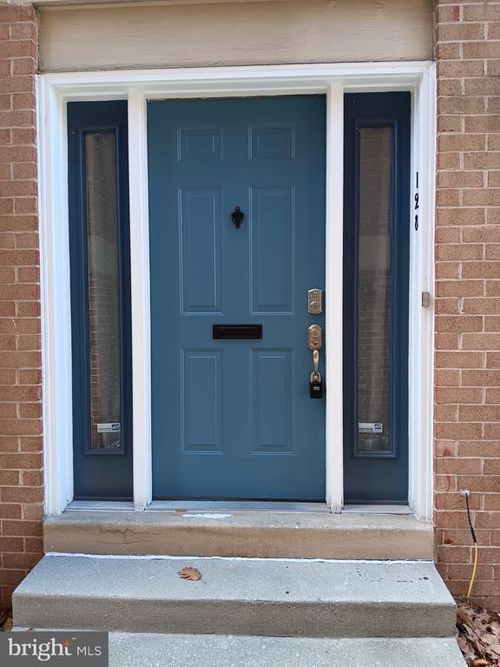 r-34-128 W Barre St, BALTIMORE, MD, 21201-2404 | Card Image