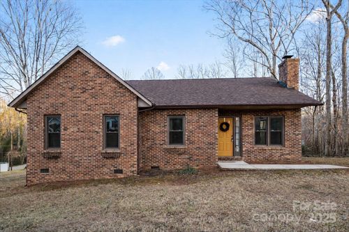 7022 Plott Rd, Charlotte, NC, 28215-8473 | Card Image