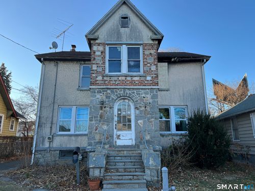 79 Evelyn St, Stratford, CT, 06615-6504 | Card Image