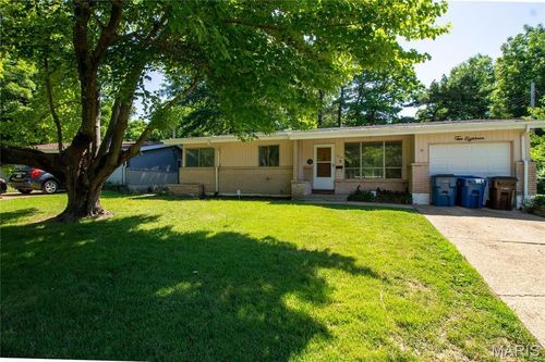 1018 Wylin Ct, Saint Louis, MO, 63135-3270 | Card Image