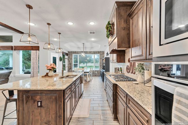 1033 Mystic Shores Blvd, House other with 5 bedrooms, 4 bathrooms and null parking in Spring Branch TX | Image 17