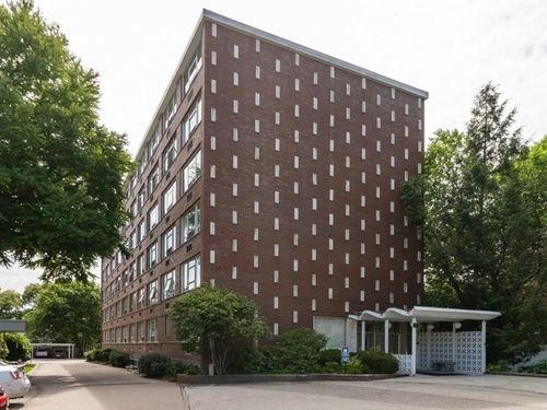 apt-402-2 Hammond Pond Pkwy, Chestnut Hill, MA, 02467-2120 | Card Image