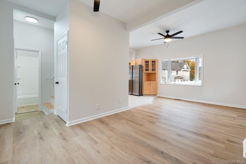 7 Oak St, Brewster, NY, 10509-1404 | Card Image