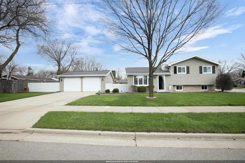 1021 Apple Blossom Drive, NEENAH, WI, 54956 | Card Image