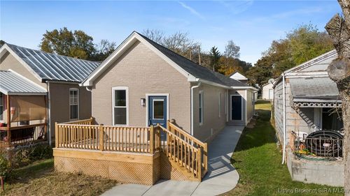 1122 W 2nd St, Madison, IN, 47250-3022 | Card Image