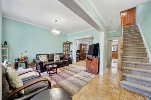 8915 88th St, Woodhaven, NY, 11421-2530 | Card Image