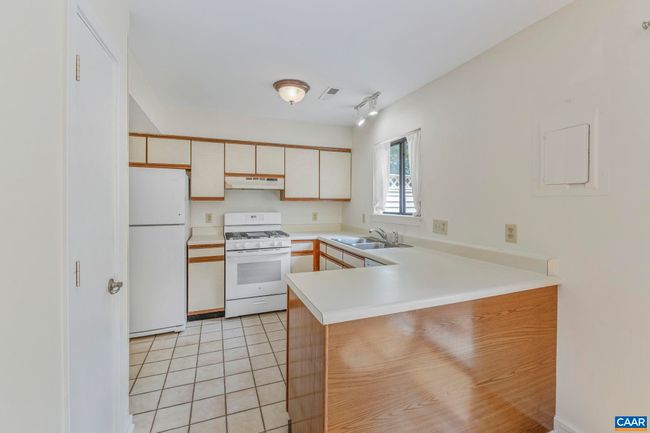 553 Millstone Ct, Condo with 2 bedrooms, 2 bathrooms and null parking in CHARLOTTESVILLE VA | Image 13