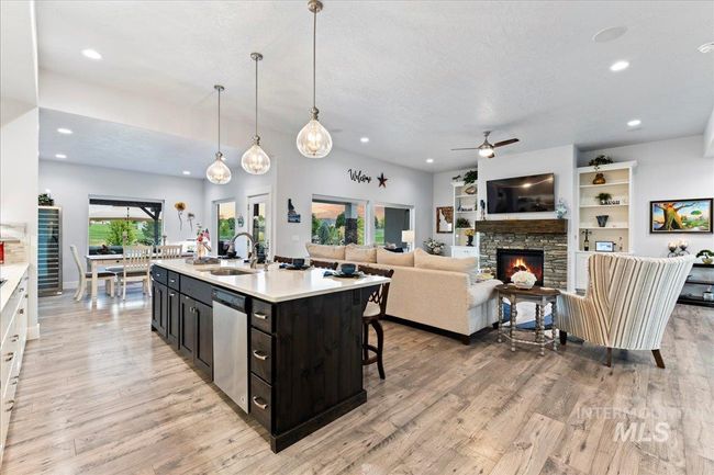 22962 Signature Pointe Ln, House other with 4 bedrooms, 3 bathrooms and 4 parking in Wilder ID | Image 20