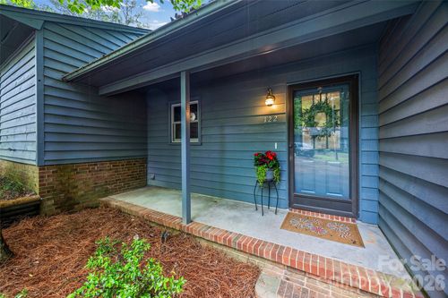 122 Foxwood Village Dr, Fort Mill, SC, 29715-8824 | Card Image