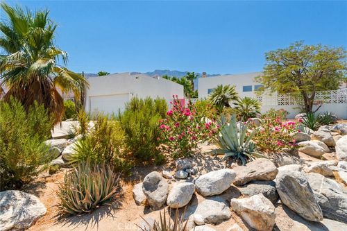 2723 N Junipero Ave, Palm Springs, CA, 92262-1829 | Card Image