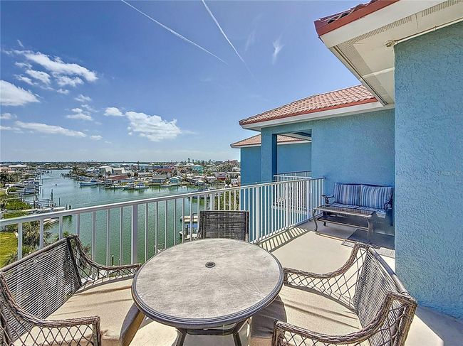 Private, massive rooftop Terriace with dining | Image 13