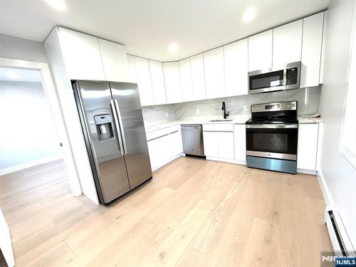 3 George St, Tenafly, NJ, 07670-2008 | Card Image