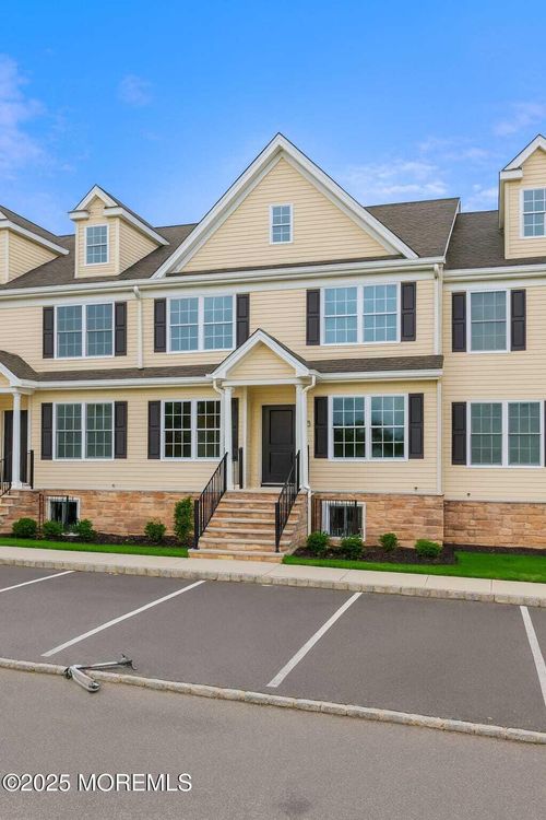 9 Granite Dr, Lakewood, NJ, 08701-6116 | Card Image