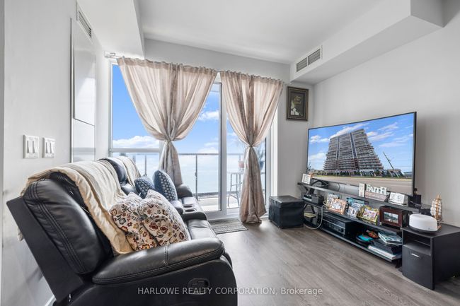 2516 - 2550 Simcoe St N, Condo with 3 bedrooms, 2 bathrooms and 1 parking in Oshawa ON | Image 11