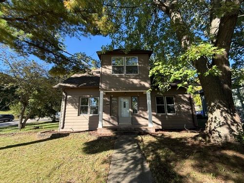 124 Hilltop Dr, Lake In The Hills, IL, 60156-1151 | Card Image