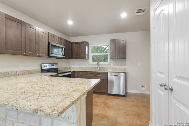 150 Hill Dr, House other with 3 bedrooms, 2 bathrooms and null parking in Spring Branch TX | Image 9