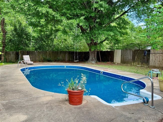 Relaxing pool for those hot summer days! | Image 51