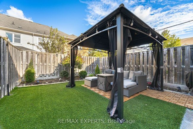 29 Delight Way, House attached with 3 bedrooms, 3 bathrooms and 1 parking in Whitby ON | Image 34