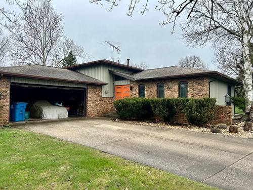 1752 Greenview Street, Valparaiso, IN, 46383 | Card Image