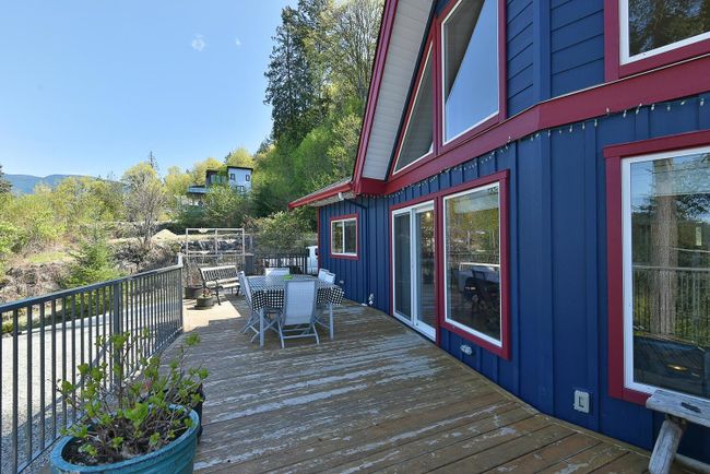 5280 Cecil Hill Road, House other with 3 bedrooms, 2 bathrooms and 4 parking in Madeira Park BC | Image 5