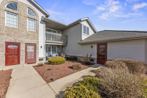 c-1055 Quinlan Drive, Pewaukee, WI, 53072 | Card Image