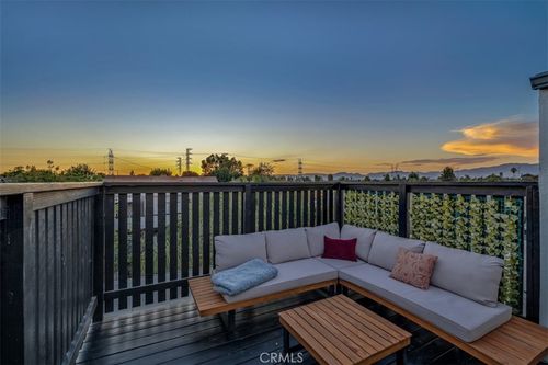 230-18645 Hatteras St, Tarzana, CA, 91356 | Card Image