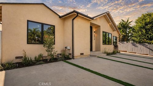 4819 Genesta, Encino, CA, 91316 | Card Image