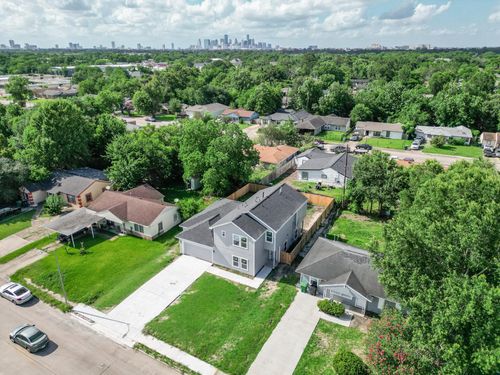 5011 Yellowstone Boulevard, Houston, TX, 77021 | Card Image