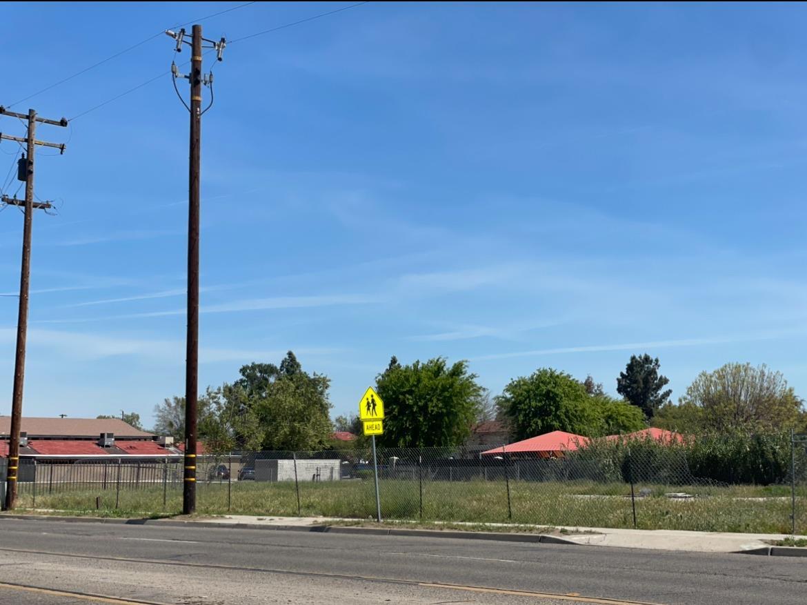 Land in Fresno