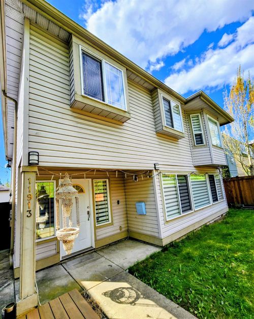 11913 240 St, Maple Ridge, BC, V4R1M7 | Card Image