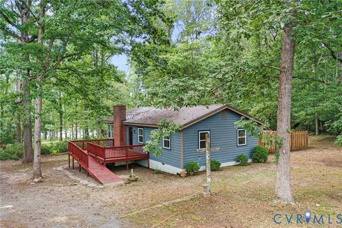 7 Lakeside Drive Ext, Columbia, VA, 23038-2905 | Card Image
