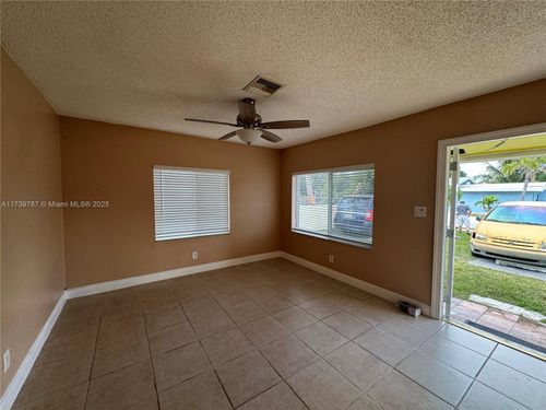 b-3640 Ne 10th Ave, Oakland Park, FL, 33334 | Card Image