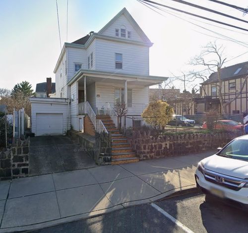 2-75-77 Highwood Ter, Weehawken, NJ, 07086-6814 | Card Image