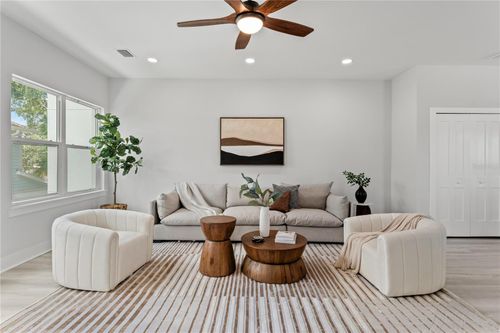 60-4120 W North A St, TAMPA, FL, 33609-2276 | Card Image