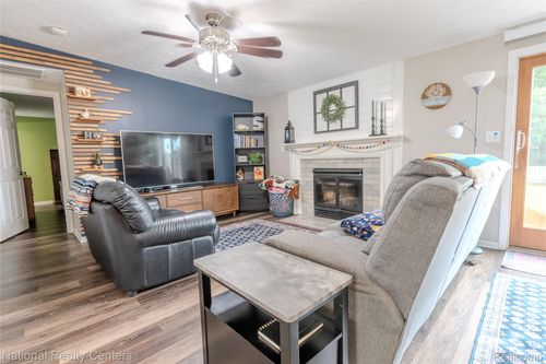 45933 Brookside North Dr, Macomb, MI, 48044-4392 | Card Image