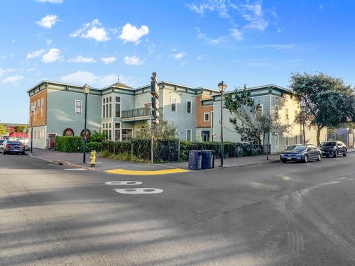 218 D St, Eureka, CA, 95501-0402 | Card Image