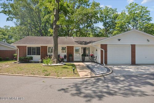 584B Lake Point Drive, Lakewood, NJ, 08701 | Card Image