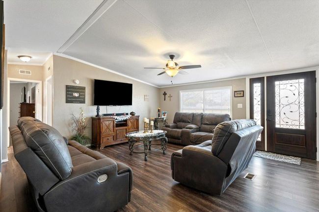 408 2 Nd St, House other with 4 bedrooms, 2 bathrooms and null parking in Plains TX | Image 9