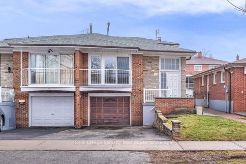 129 Milady Rd, North York, ON, M9L2J1 | Card Image