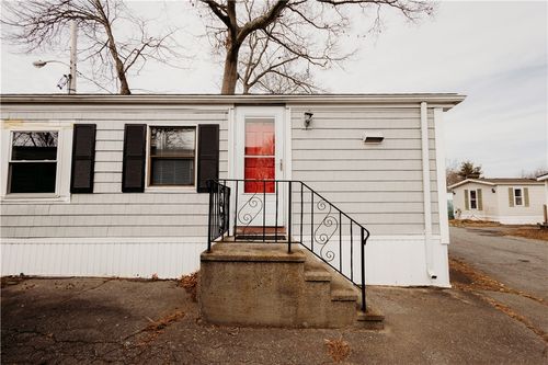 840 Forest Park Avenue, Middletown, RI, 02842 | Card Image