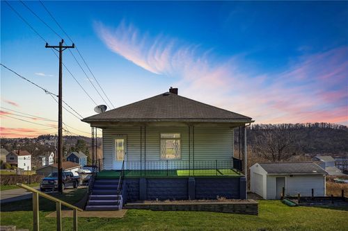 123 Lloyd Ave, N Versailles, PA, 15137-1131 | Card Image