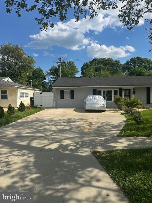 35 Chaucer Dr, NEWARK, DE, 19713-2530 | Card Image