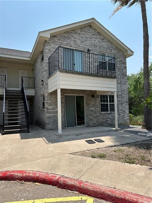 1521 Oasis Ave, Mission, TX, 78572-7933 | Card Image