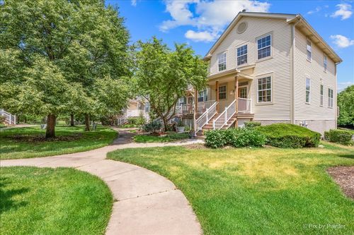 670-670 Littleton Trl, Elgin, IL, 60120-7008 | Card Image
