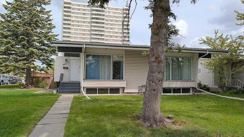 638 640 68 Ave Sw, Calgary, AB, T2V0M9 | Card Image