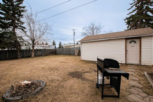 9313 101 Avenue, Home with 3 bedrooms, 1 bathrooms and 1 parking in Grande Prairie AB | Image 14