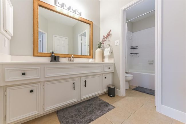 Primary Bathroom | Image 28