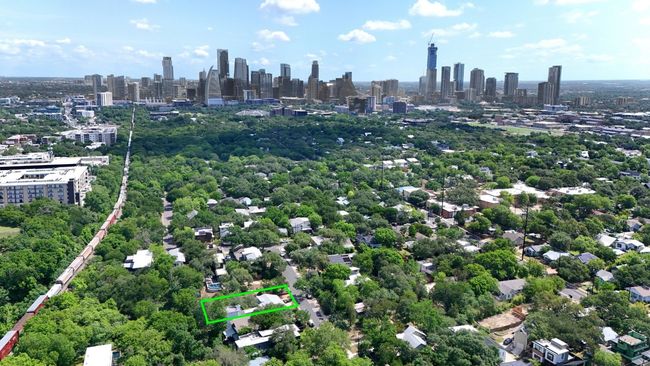 1700 S 6 Th St, House other with 3 bedrooms, 4 bathrooms and 2 parking in Austin TX | Image 36