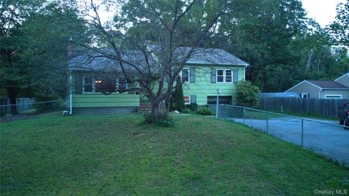 43 Cardinal Rd, Hyde Park, NY, 12538-2855 | Card Image